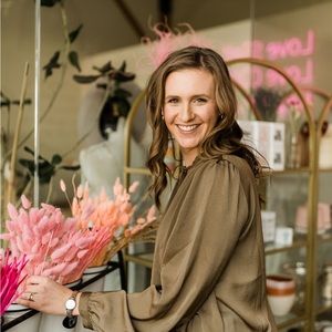 Meet your Posher, Emily